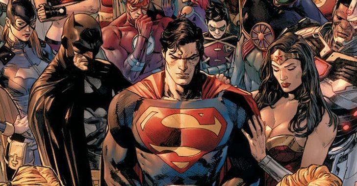 Superman, Batman e Mulher-Maravilha em Capa da revista Heróis em Crise da DC Comics