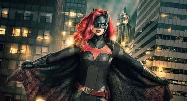 Ruby Rose como Batwoman na serie homonima do The CW