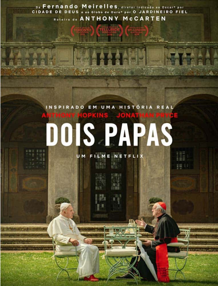 Anthony Hopkins como Papa Bento XVI e Jonathan Pryce como Papa Francisco em Dois Papas